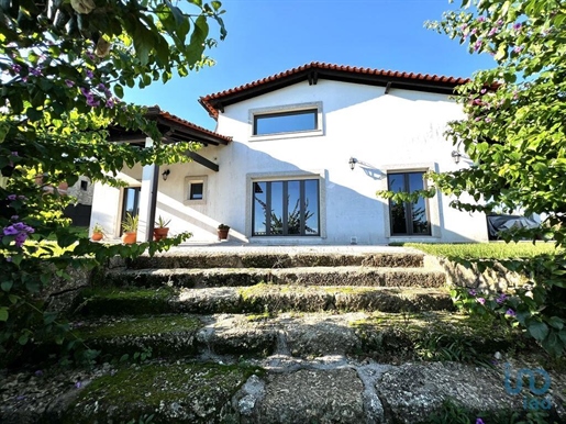 Fifth with 4 Rooms in Viseu with 246,00 m²