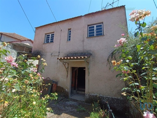 House with 4 Rooms in Viseu with 298,00 m²