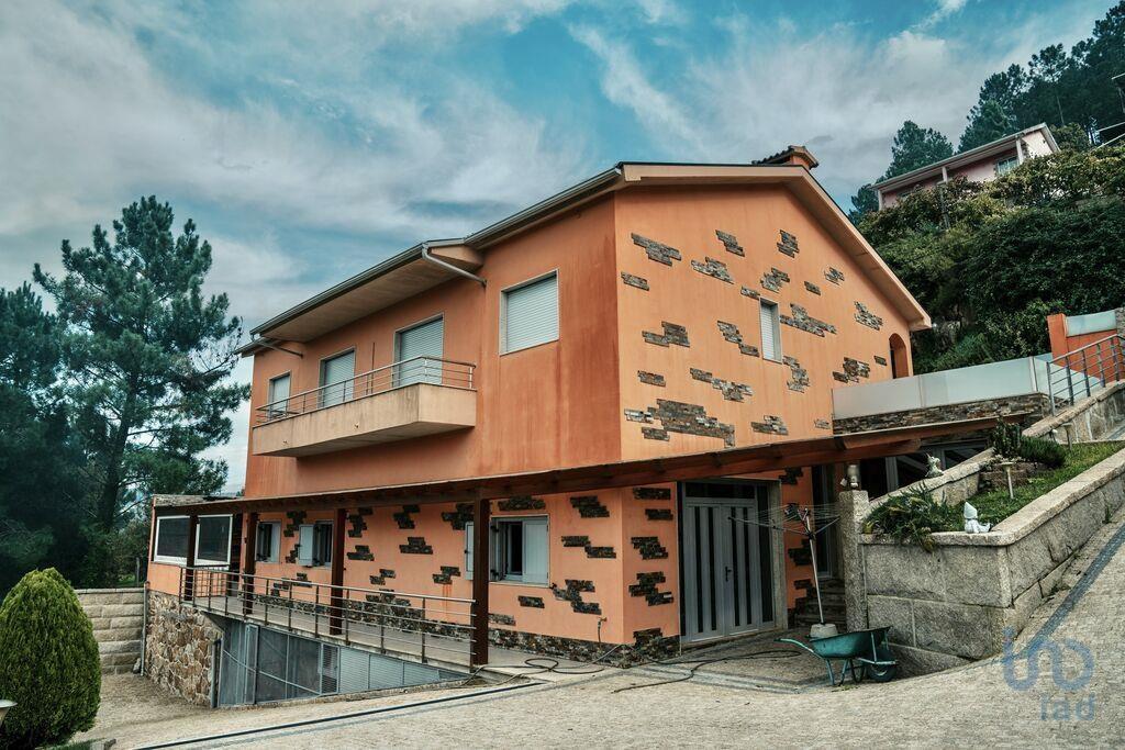 Fifth with 7 Rooms in São Cristóvão de Nogueira with 287,00 m²