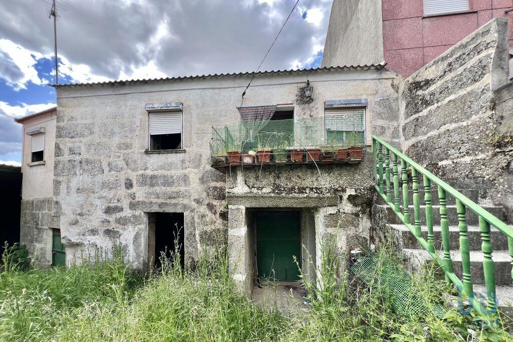 Home / Villa with 2 Rooms in Pousade e Albardo with 178,00 m²