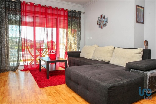 Apartment with 2 Rooms in Lisboa with 92,00 m²