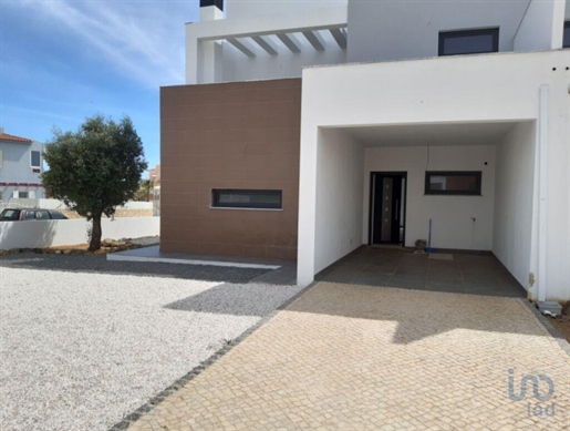 Casa T3 em Faro de 160,00 m²