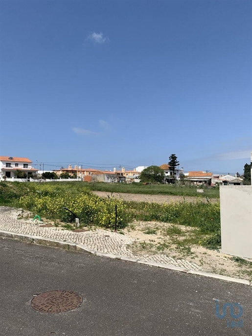 Ground in Leiria with 277,00 m²