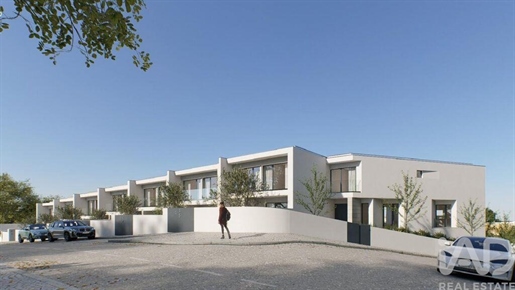 Home / Villa with 3 Rooms in Fânzeres e São Pedro da Cova with 163,00 m²