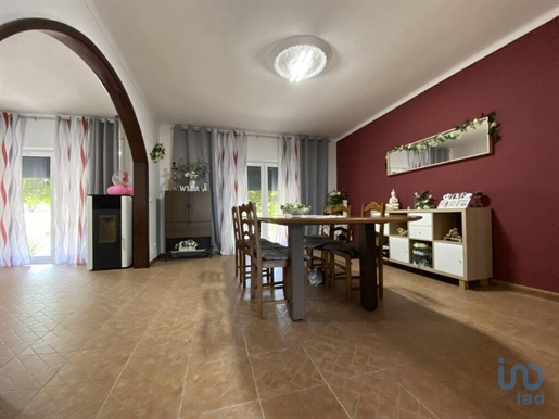 Home / Villa with 3 Rooms in Aveiro with 290,00 m²