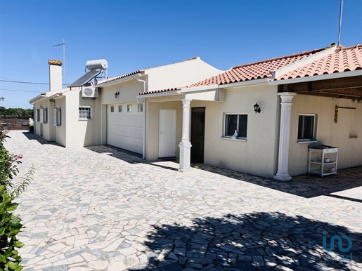 Traditional house with 4 Rooms in Santarém with 185,00 m²