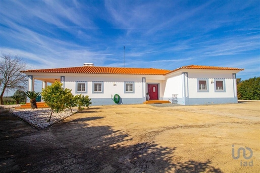 Fifth with 4 Rooms in Portalegre with 372,00 m²