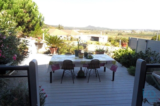 Home / Villa with 3 Rooms in Leiria with 176,00 m²