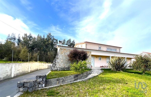 Maison T4 à Leiria de 340,00 m²
