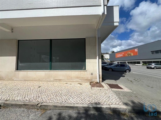 Loja / Estabelecimento Comercial em Leiria de 68,00 m²