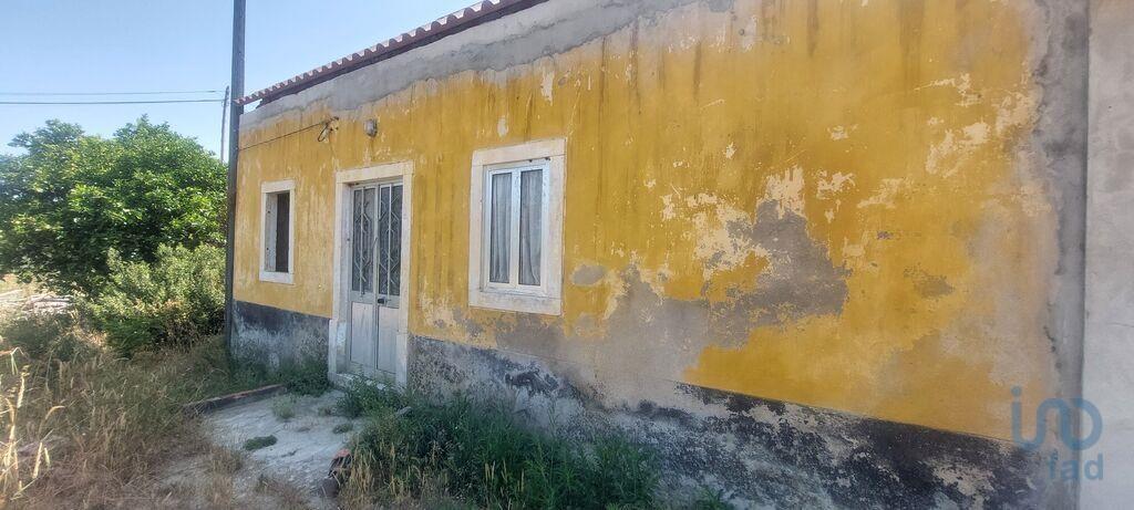 Home / Villa with 3 Rooms in Milagres with 172,00 m²