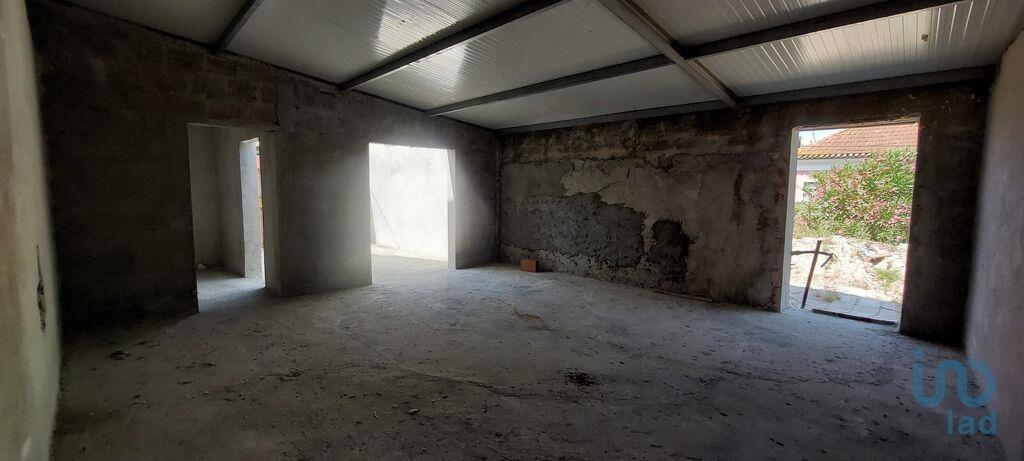 Home / Villa with 3 Rooms in Milagres with 172,00 m²
