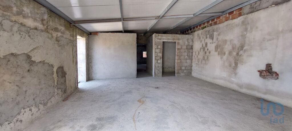 Home / Villa with 3 Rooms in Milagres with 172,00 m²