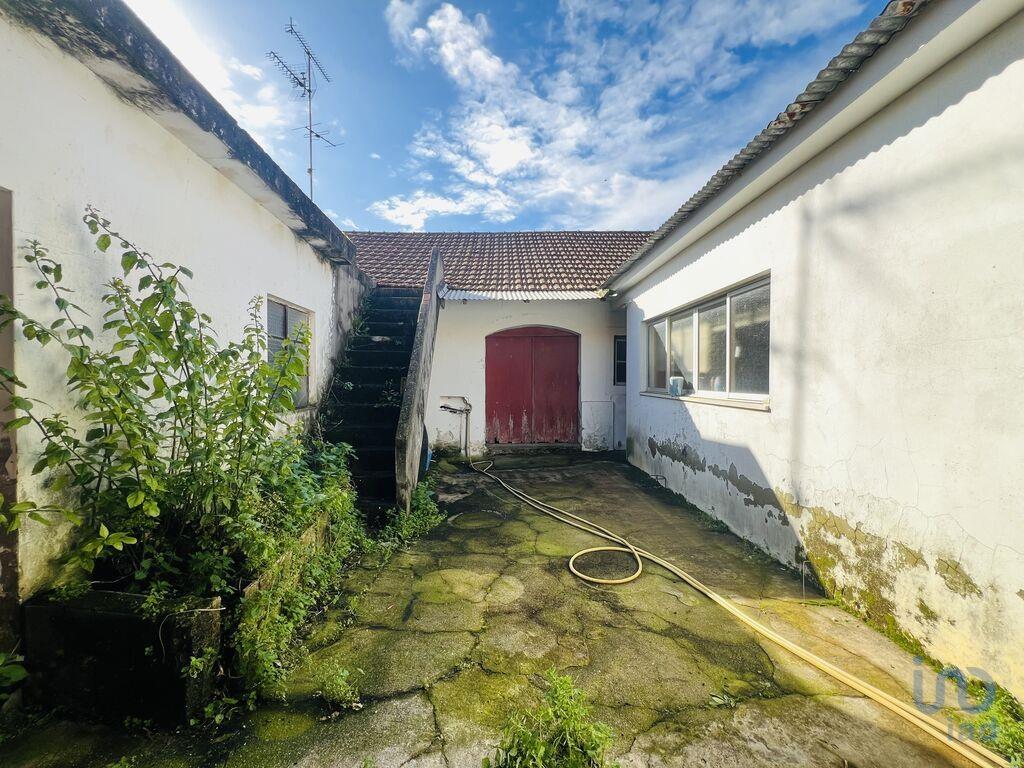 Home / Villa with 4 Rooms in Porto de Mós - São João Baptista e São Pedro with 446,00 m²