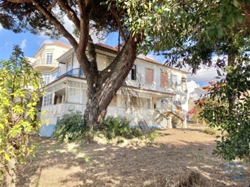 Home / Villa with 6 Rooms in Lisboa with 360,00 m²