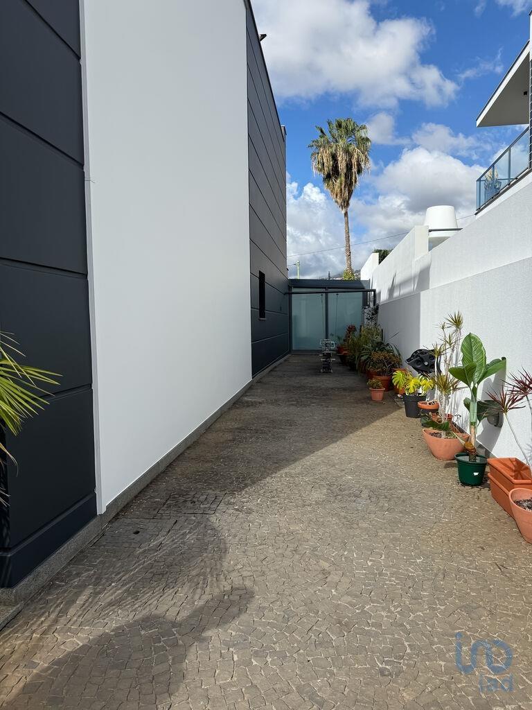 Home / Villa with 3 Rooms in Funchal (Santa Maria Maior) with 183,00 m²