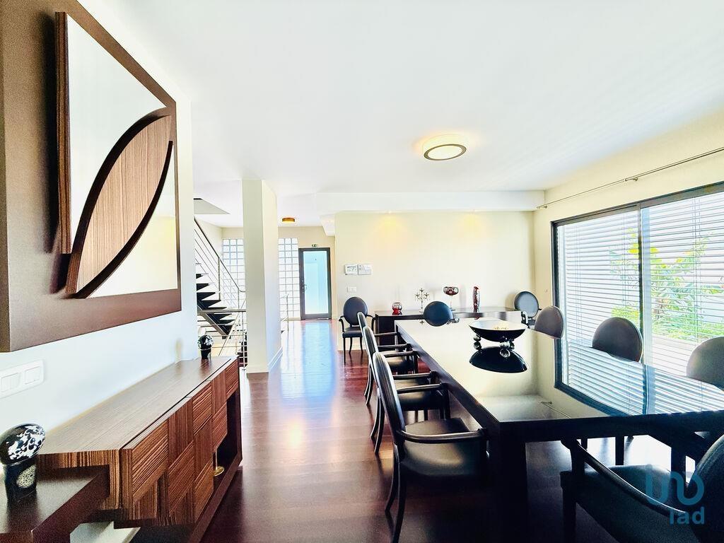Home / Villa with 3 Rooms in Funchal (Santa Maria Maior) with 183,00 m²