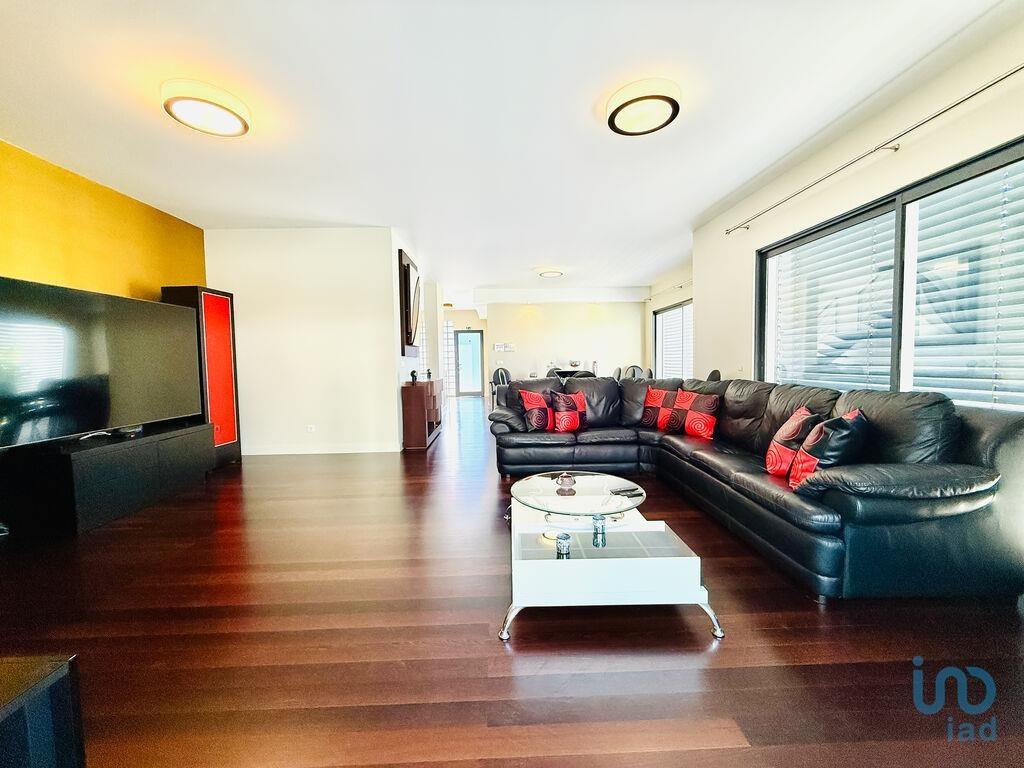 Home / Villa with 3 Rooms in Funchal (Santa Maria Maior) with 183,00 m²