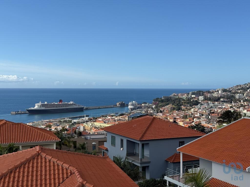 Home / Villa with 3 Rooms in Funchal (Santa Maria Maior) with 183,00 m²