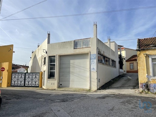 Shop / Commercial Establishment in Valado dos Frades with 225,00 m²