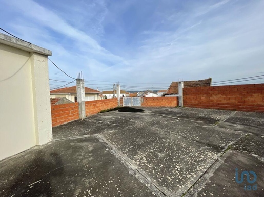 Shop / Commercial Establishment in Valado dos Frades with 225,00 m²