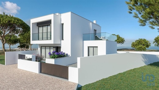 House with 3 Rooms in Leiria with 125,00 m²