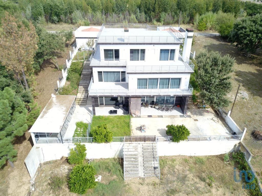 Home / Villa with 5 Rooms in Tomar (São João Baptista) e Santa Maria dos Olivais with 787,00 m²