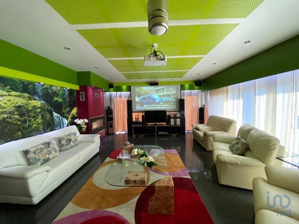 Home / Villa with 5 Rooms in Tomar (São João Baptista) e Santa Maria dos Olivais with 787,00 m²