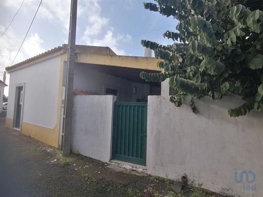 Maison de village T3 à Santarém de 460,00 m²