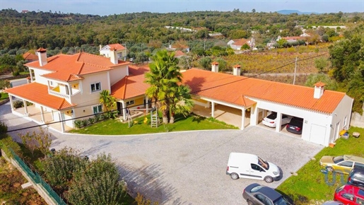 Home / Villa with 5 Rooms in Santarém with 578,00 m²