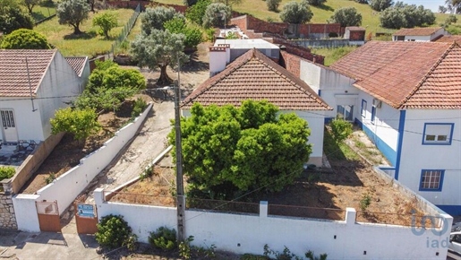 Maison de village T3 à Santarém de 118,00 m²