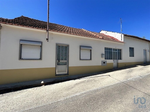 Village house with 3 Rooms in Santarém with 192,00 m²