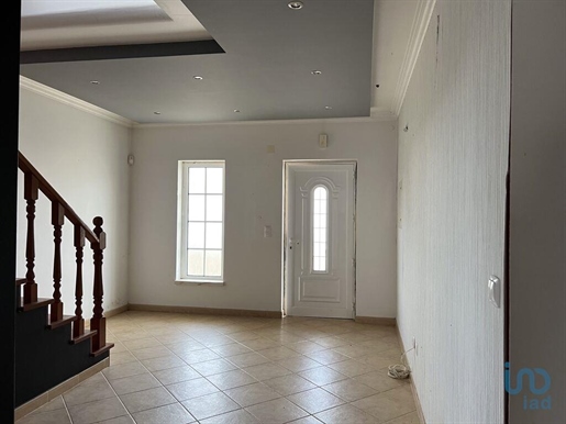 Traditional house with 4 Rooms in Lisboa with 193,00 m²