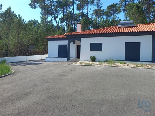 House with 3 Rooms in Leiria with 180,00 m²