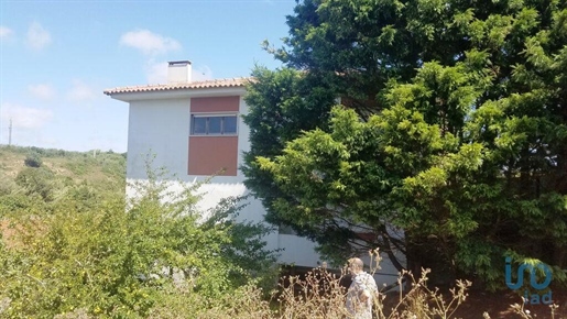 Traditional house with 6 Rooms in Leiria with 315,00 m²