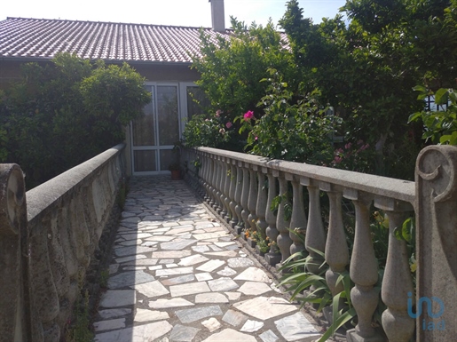 Village house with 3 Rooms in Castelo Branco with 200,00 m²