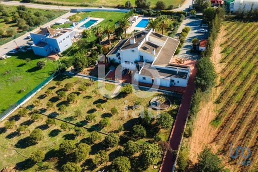 Home / Villa met 12 Kamers in Faro met 955,00 m²