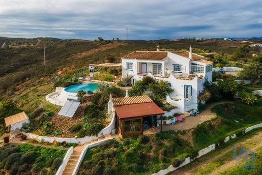Home / Villa met 3 Kamers in Faro met 110,00 m²