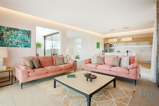 Appartement met 2 Kamers in Faro met 169,00 m²