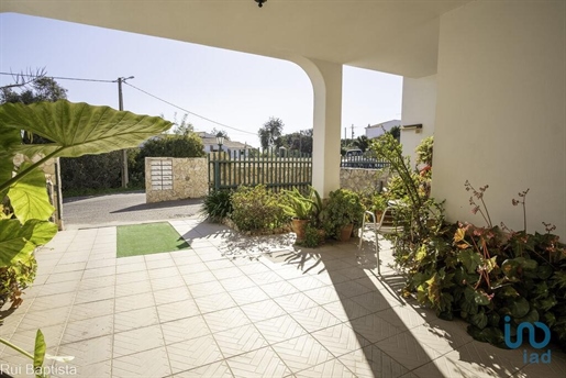 Home / Villa with 3 Rooms in Ferreiras with 168,00 m²