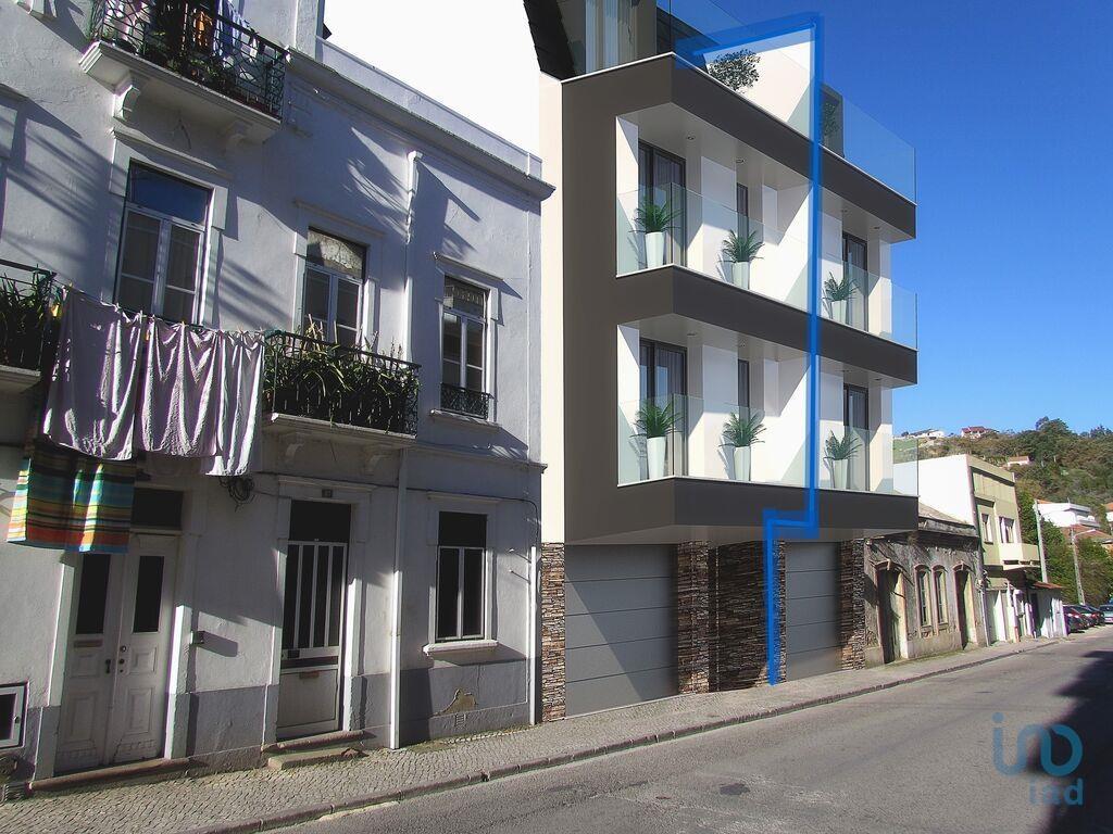 Town House with 3 Rooms in Alcobaça e Vestiaria with 164,00 m²