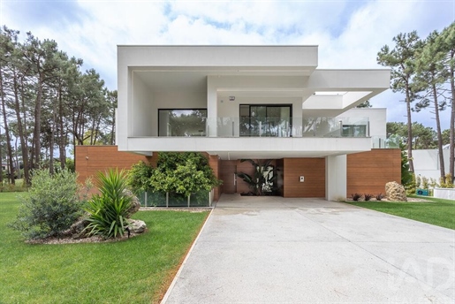 Detached house in Charneca de Caparica e Sobreda