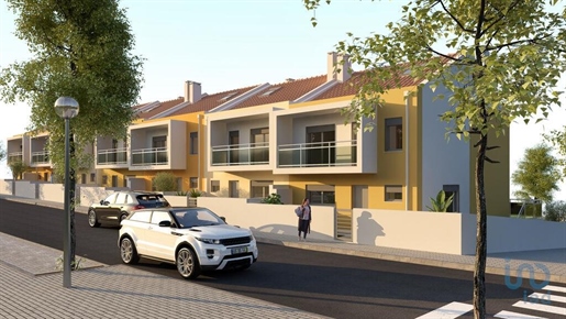 Maison T3 à Silveira de 308,00 m²