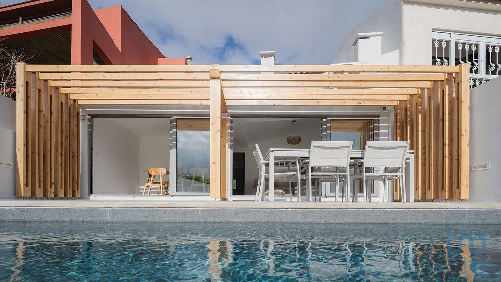 Home / Villa with 3 Rooms in Rosto do Cão (São Roque) with 130,00 m²
