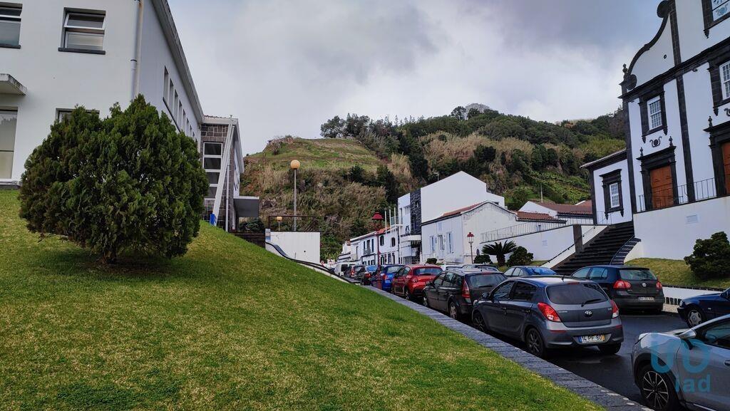 Traditional house with 3 Rooms in Povoação with 283,00 m²