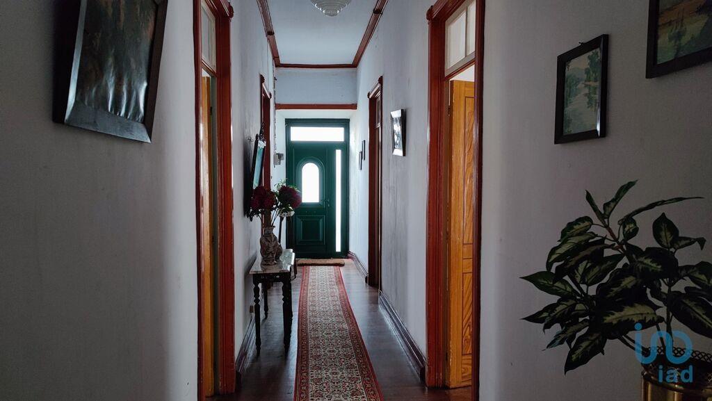 Traditional house with 3 Rooms in Povoação with 283,00 m²