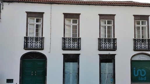 Maison traditionnelle T3 à Açores de 283,00 m²