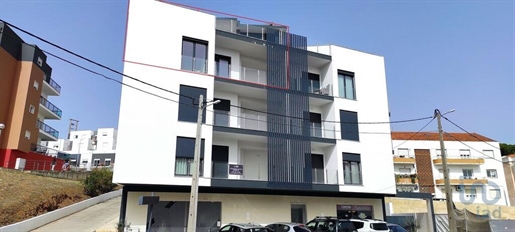 Apartment with 4 Rooms in Setúbal with 158,00 m²