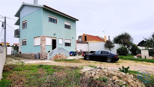 Home / Villa with 3 Rooms in Lisboa with 111,00 m²