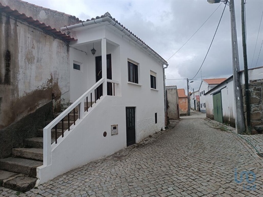 Casa del villaggio a Figueira de Castelo Rodrigo, Guarda